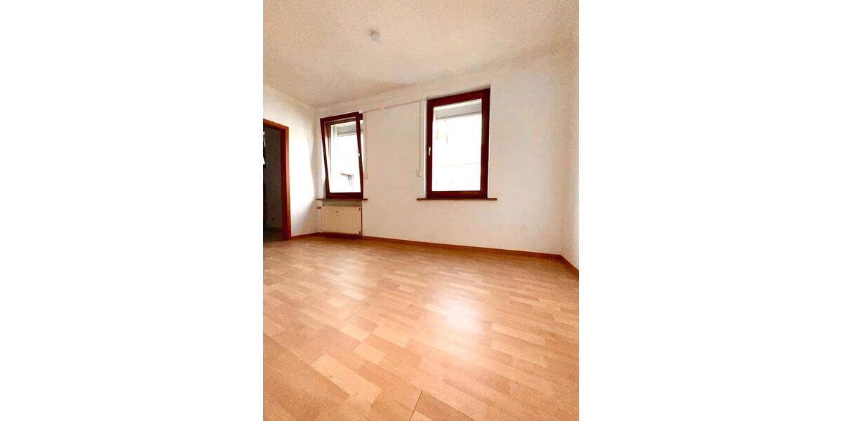 Etagenwohnung Saarlouis - 1 Zimmer, 98 m&sup2;, 690&euro; | Angebot:25838092