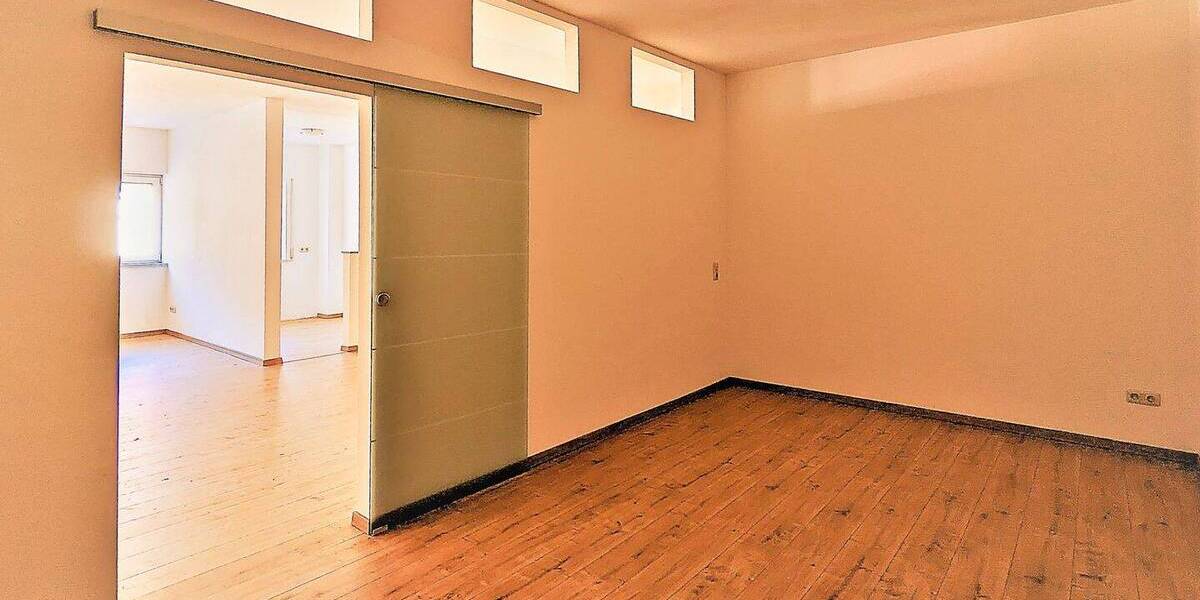 Etagenwohnung Delitzsch - 2 Zimmer, 77 m&sup2;, 600&euro; | Angebot:26657059