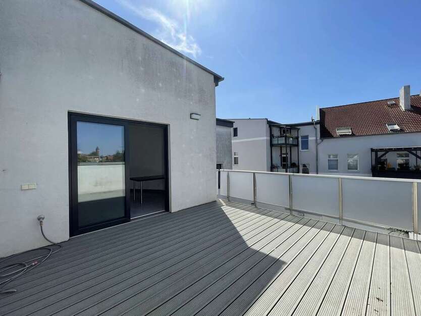 Wohntraum! Große 3 Zimmerwohnung mit riesiger Dachterrasse, Kamin + Einbauküche! 3 zimmer