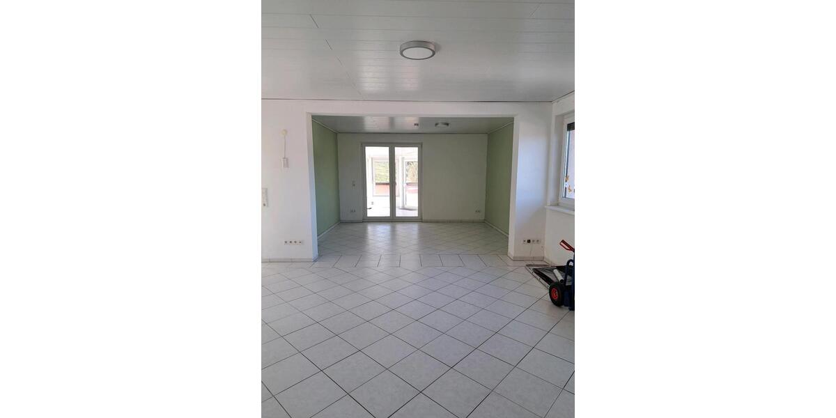 Etagenwohnung Michelstadt - 4 Zimmer, 125 m&sup2;, 1.250&euro; | Angebot:23552126