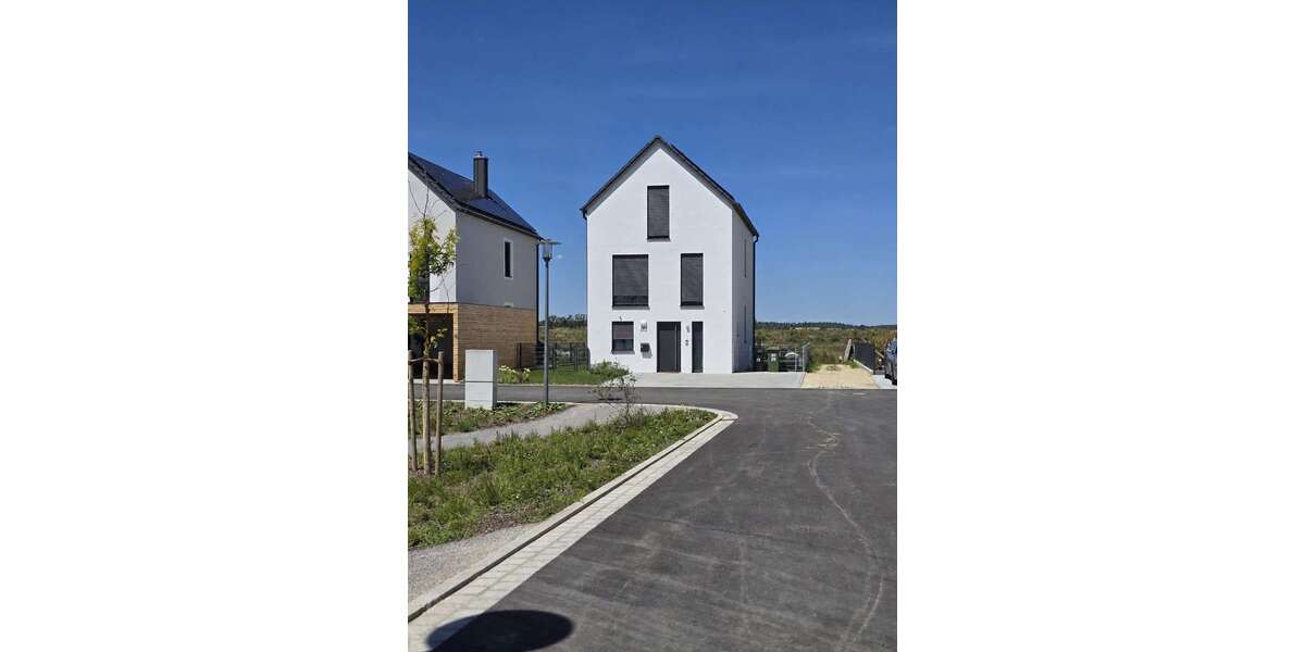 Einfamilienhaus Köfering - 5 Zimmer, 149 m&sup2;, 2.227&euro; | Angebot:27080752