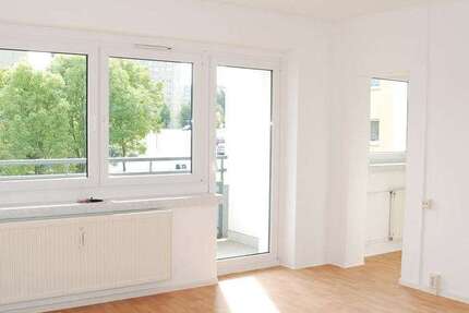 Wohnung zum Mieten in Chemnitz 269 € 32.11 m² 1 zimmer