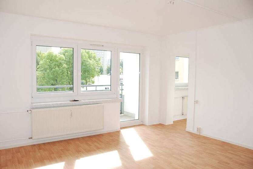 Wohnung zum Mieten in Chemnitz 269 € 32.11 m² 1 zimmer