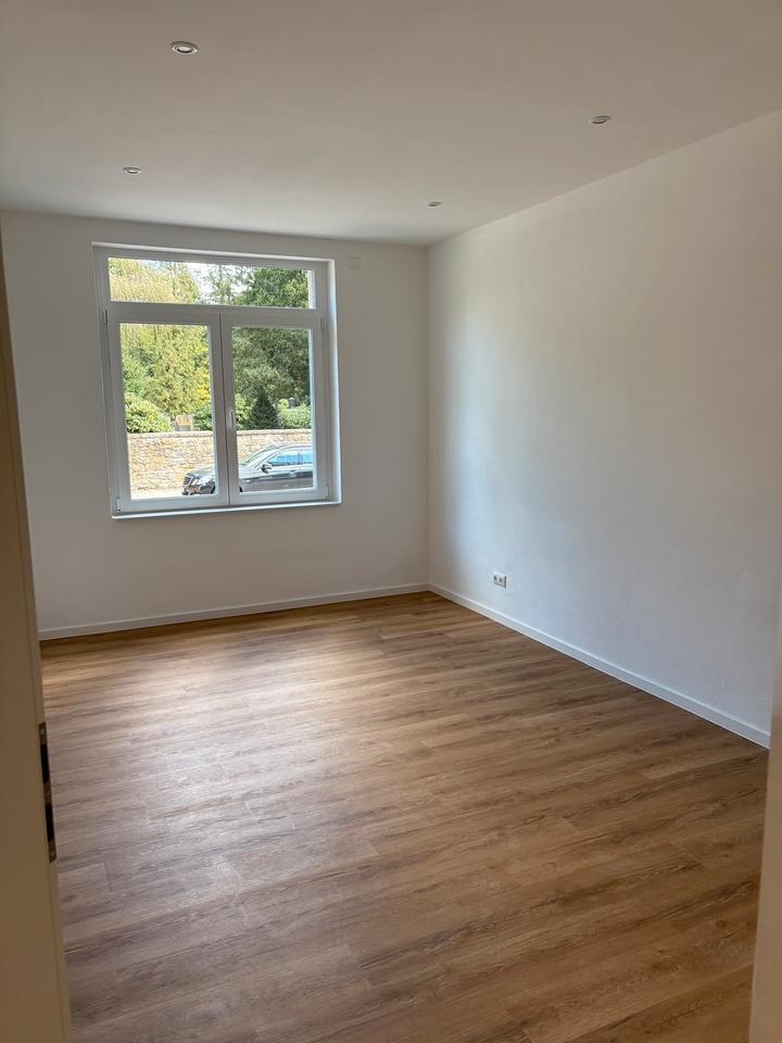 Kernsanierte 3 ZKB zimmer