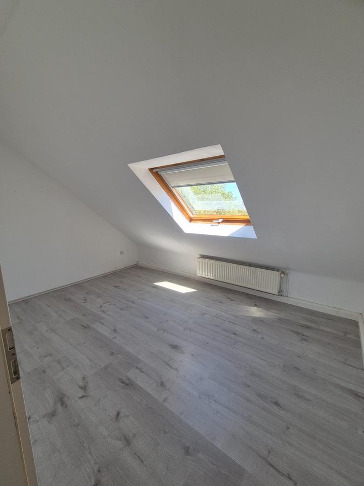 Schöne 3 Zimmer DG Wohnung in Remscheid- ab sofort bezugsfrei