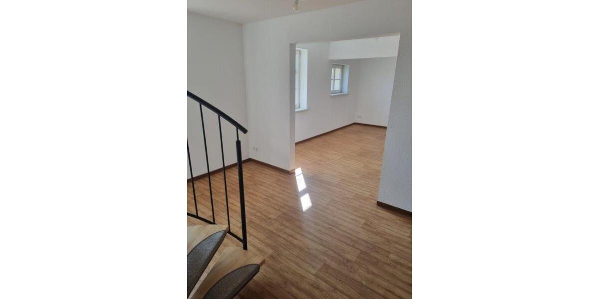 Maisonettenwohnung Gröditz - 3 Zimmer, 69 m&sup2;, 395&euro; | Angebot:25790192