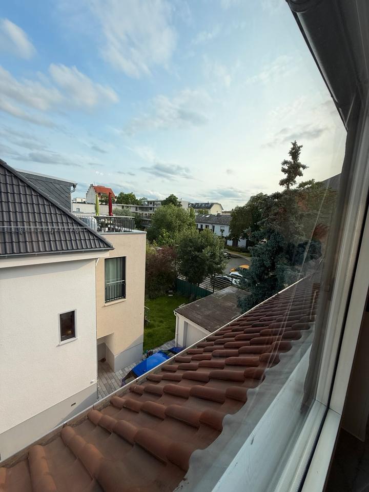 Tolles WG Zimmer Wohngemeinschaft Niederrad Flugbegleiter 1 zimmer