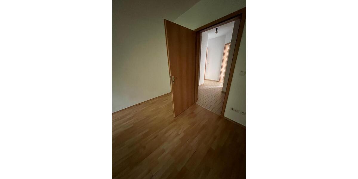 Etagenwohnung Bernsdorf - 3 Zimmer, 59 m&sup2;, 300&euro; | Angebot:24598516