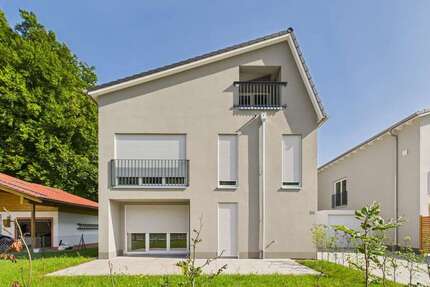 Haus Traunstein - 6 Zimmer, 178 m&sup2;, 2.600&euro; | Angebot:23784739