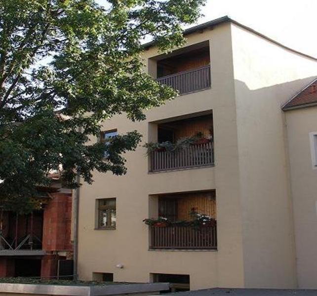 2-Raum im Zentrum mit Loggia zimmer