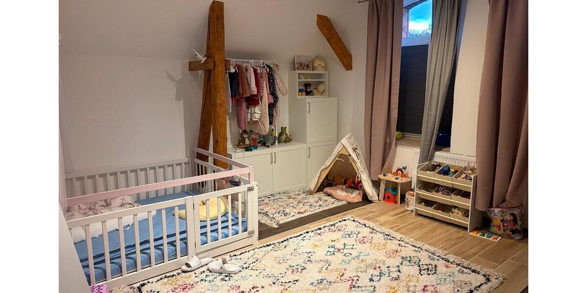 Dachgeschoßwohnung Blankenburg (Harz) - 4 Zimmer, 130 m&sup2;, 1.200&euro; | Angebot:23739064