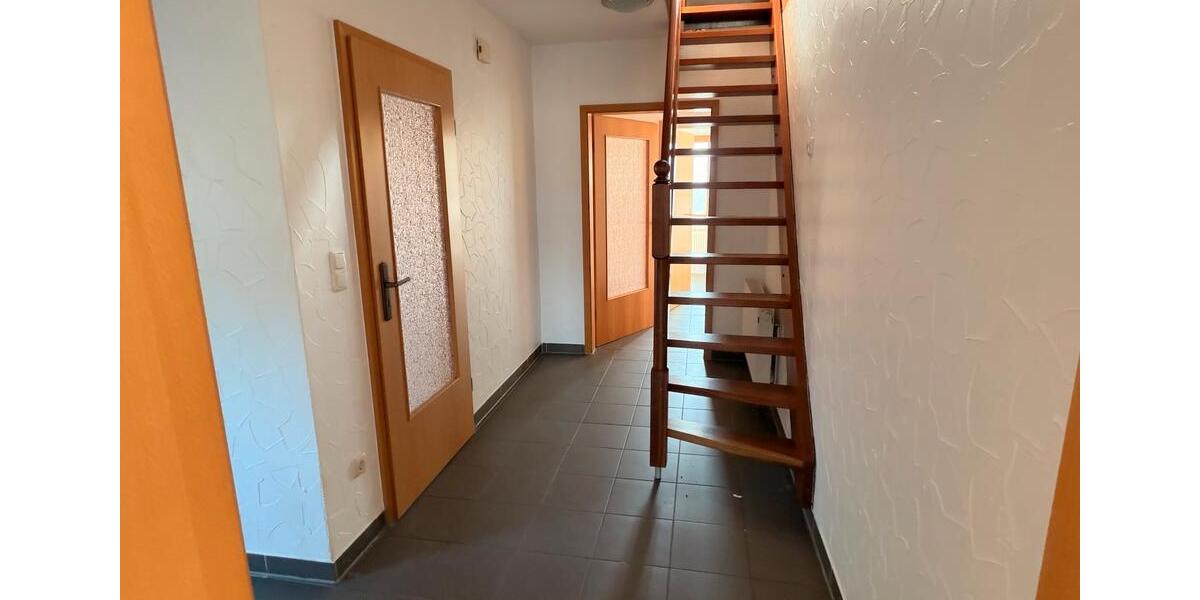 Etagenwohnung Celle Altencelle - 5 Zimmer, 125 m&sup2;, 1.150&euro; | Angebot:25285583