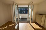 ACHTUNG: Tolle RENOVIERTE 4 Zimmer Wohnung mit Balkon!!