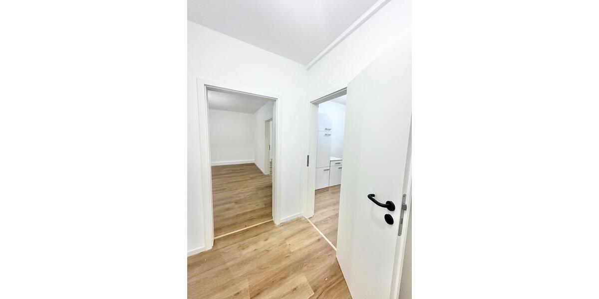 Erstbezug nach Sanierung! Schicke 3-Zi.-Wohnung in Vahrenwald 3 zimmer