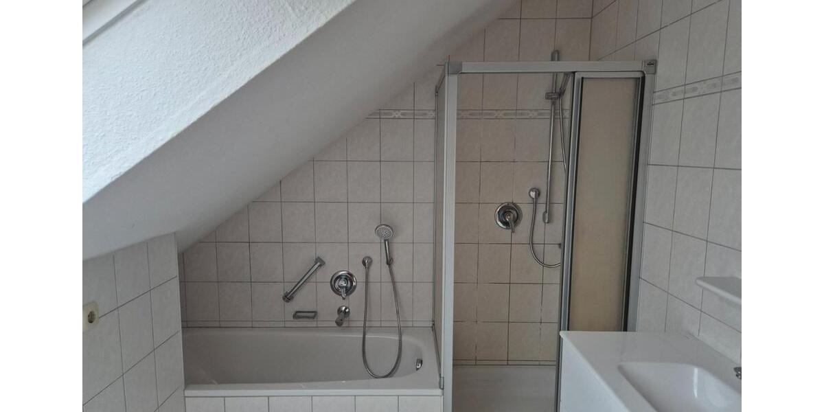 Dachgeschoßwohnung Ebensfeld - 2 Zimmer, 45 m&sup2;, 350&euro; | Angebot:26253181