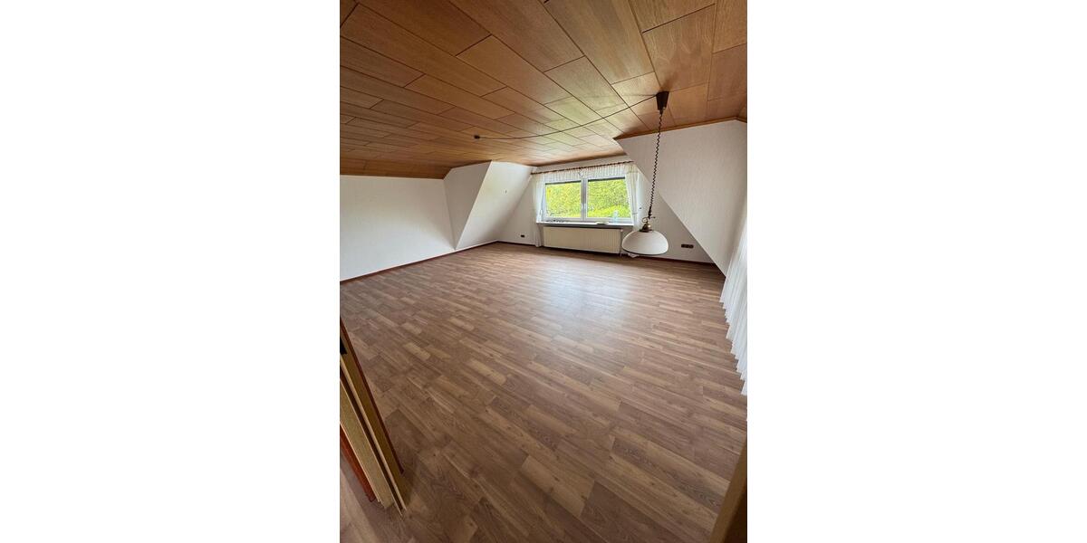 Dachgeschoßwohnung Delmenhorst Düsternort - 3 Zimmer, 109 m&sup2;, 1.000&euro; | Angebot:26522369