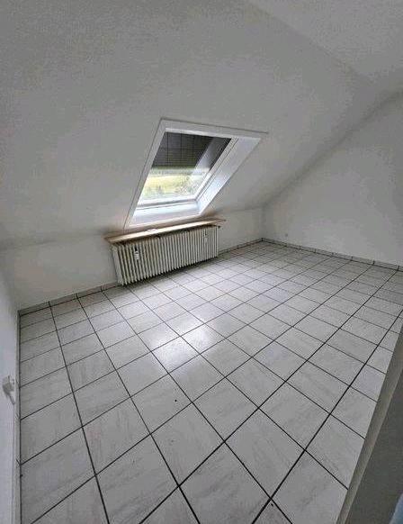 Dachgeschoßwohnung Spangenberg - 4 Zimmer, 115 m&sup2;, 850&euro; | Angebot:26198782