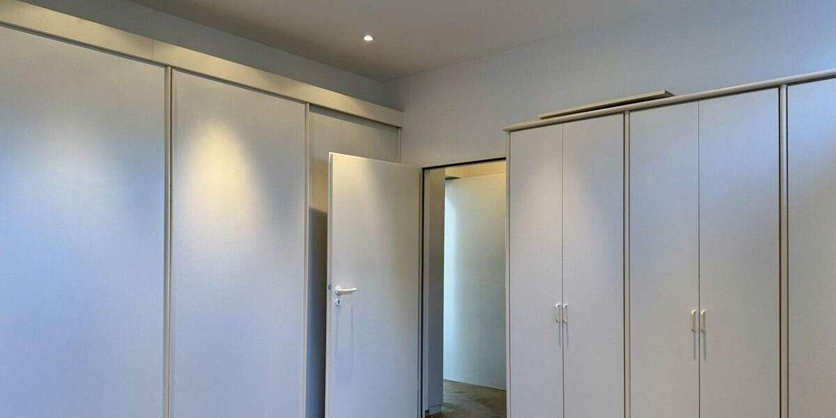 Modernisierte 3-Zimmer-Wohnung in Berlin-Dahlem mieten, ca. 180 m², große Ost- und West-Terrassen 3 zimmer