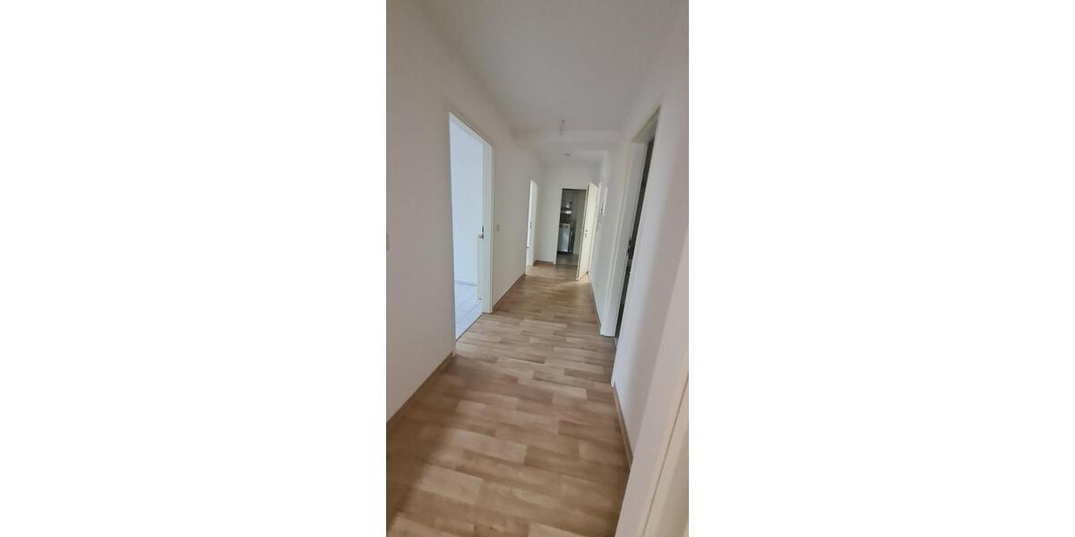 Dachgeschoßwohnung Finsterwalde - 2 Zimmer, 71 m&sup2;, 490&euro; | Angebot:24976258