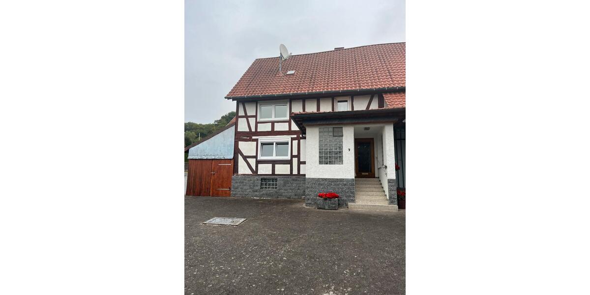 Einfamilienhaus Kirtorf - 4 Zimmer, 115 m&sup2;, 900&euro; | Angebot:25104372