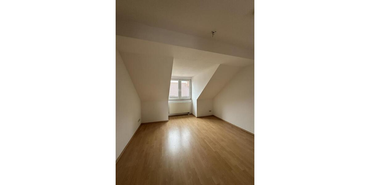 Etagenwohnung Weißenfels - 4 Zimmer, 102 m&sup2;, 613&euro; | Angebot:26675307