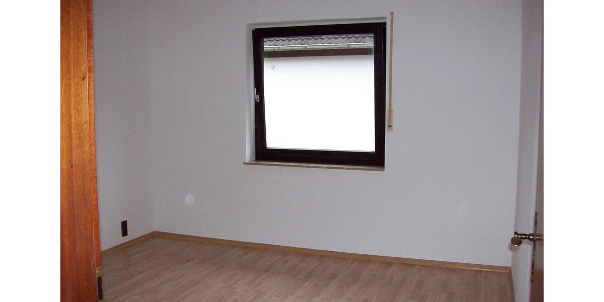 Erdgeschoßwohnung Uetersen - 3 Zimmer, 84 m&sup2;, 770&euro; | Angebot:25190946