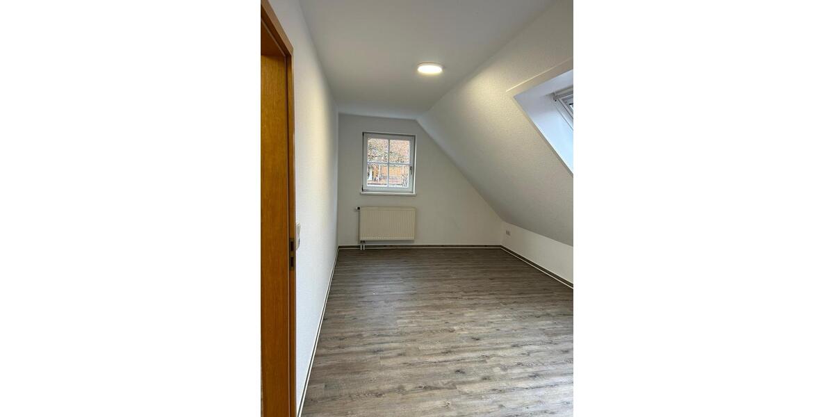 Dachgeschoßwohnung Südeichsfeld - 3 Zimmer, 75 m&sup2;, 500&euro; | Angebot:25432785