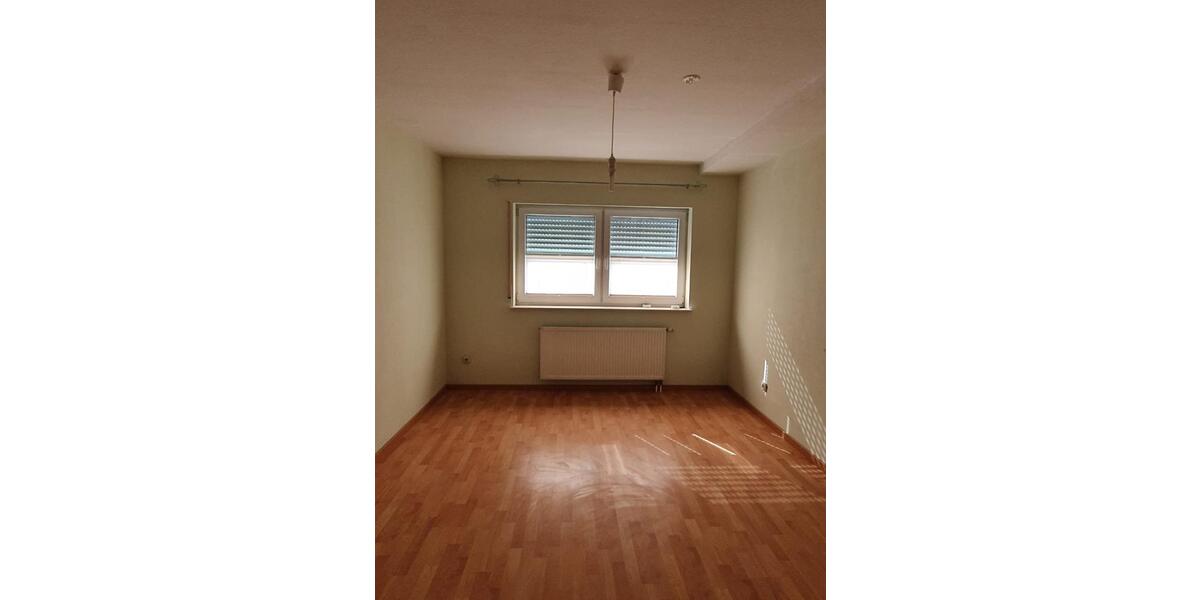 Dachgeschoßwohnung Erlenbach am Main - 3 Zimmer, 74 m&sup2;, 880&euro; | Angebot:24101478