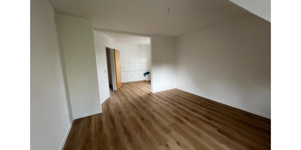 Dachgeschoßwohnung Detmold - 2 Zimmer, 40 m&sup2;, 350&euro; | Angebot:26249913