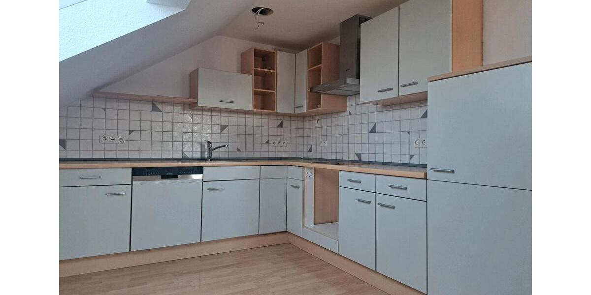 Dachgeschosswohnung im Ortskern von Neuhof 2 zimmer