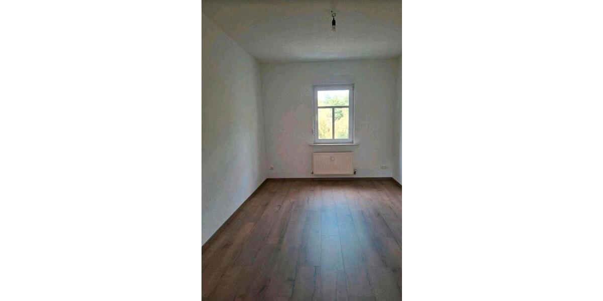Etagenwohnung Döbeln - 3 Zimmer, 75 m&sup2;, 490&euro; | Angebot:26431478