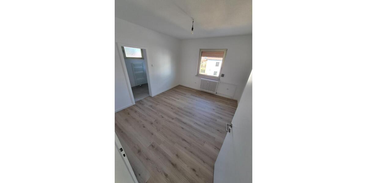 Einfamilienhaus Budenheim - 6 Zimmer, 240 m&sup2;, 2.190&euro; | Angebot:25949525