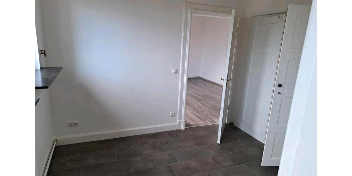 Etagenwohnung Blankenburg (Harz) - 4 Zimmer, 115 m&sup2;, 830&euro; | Angebot:25850611