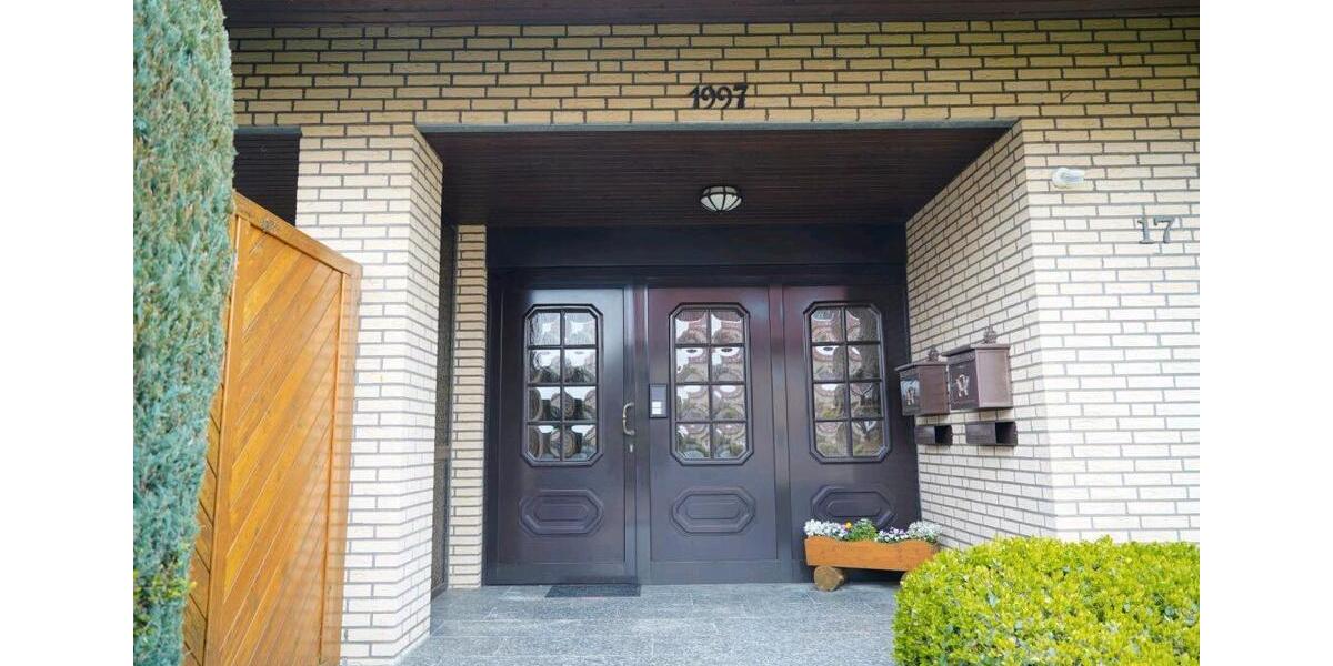 Dachgeschoßwohnung Bad Driburg - 4 Zimmer, 127 m&sup2;, 900&euro; | Angebot:25900234