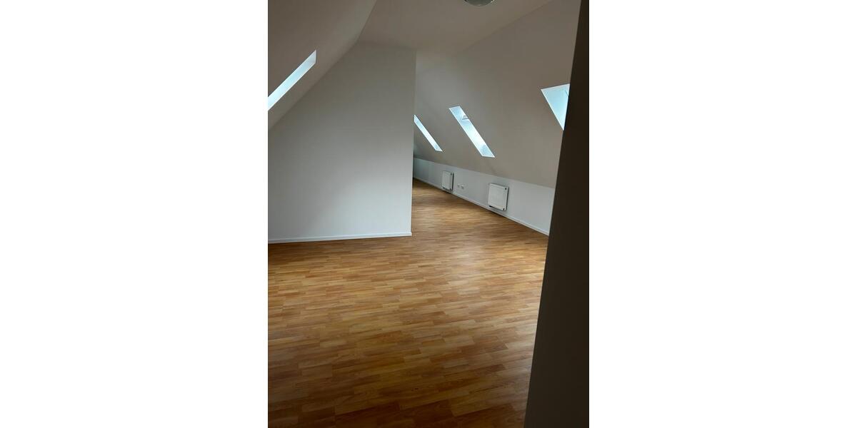Dachgeschoßwohnung Dillingen an der Donau - 1 Zimmer, 50 m&sup2;, 690&euro; | Angebot:26123053