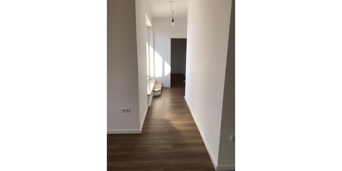 Dachgeschoßwohnung Dachau - 3 Zimmer, 88 m&sup2;, 1.636&euro; | Angebot:25996661