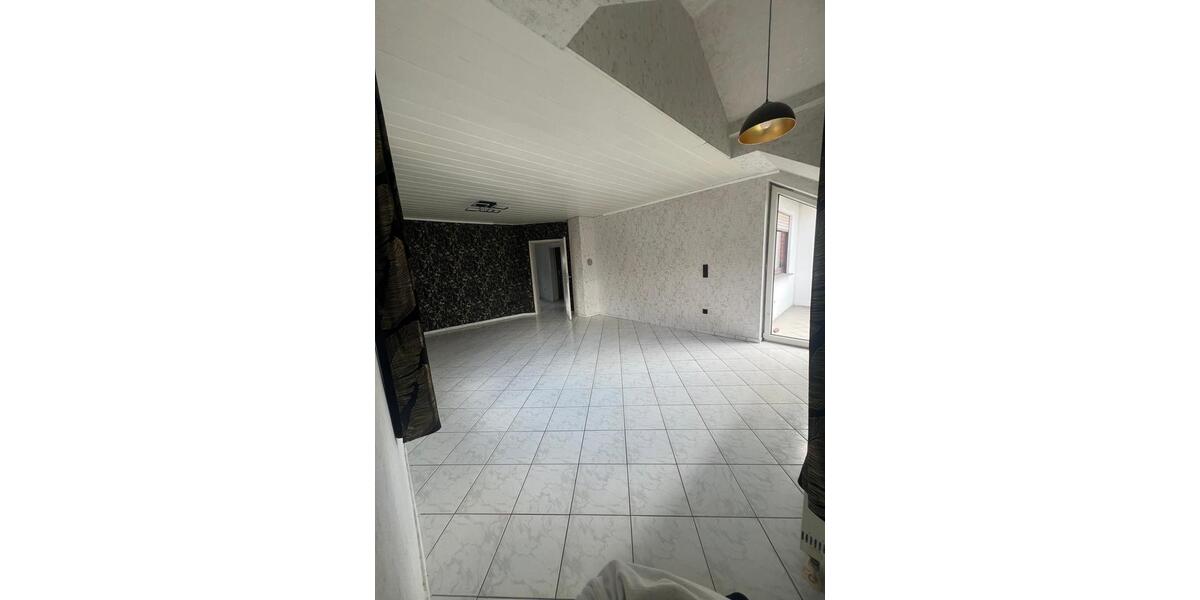 Etagenwohnung Friedberg (Hessen) - 4 Zimmer, 120 m&sup2;, 1.250&euro; | Angebot:26550219