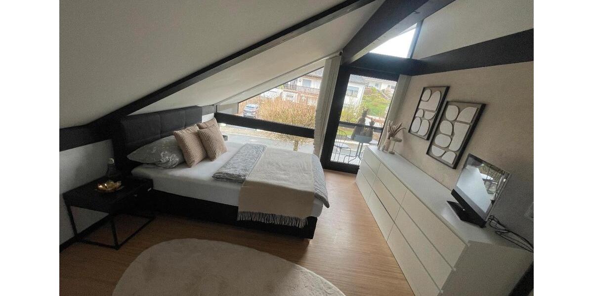 Dachgeschoßwohnung Hadamar - 3 Zimmer, 100 m&sup2;, 1.250&euro; | Angebot:26238001