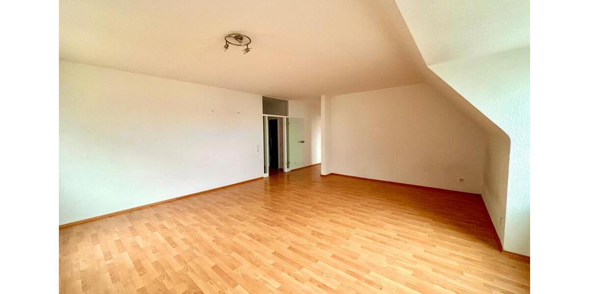 Dachgeschoßwohnung Dornburg - 3 Zimmer, 86 m&sup2;, 630&euro; | Angebot:25917660