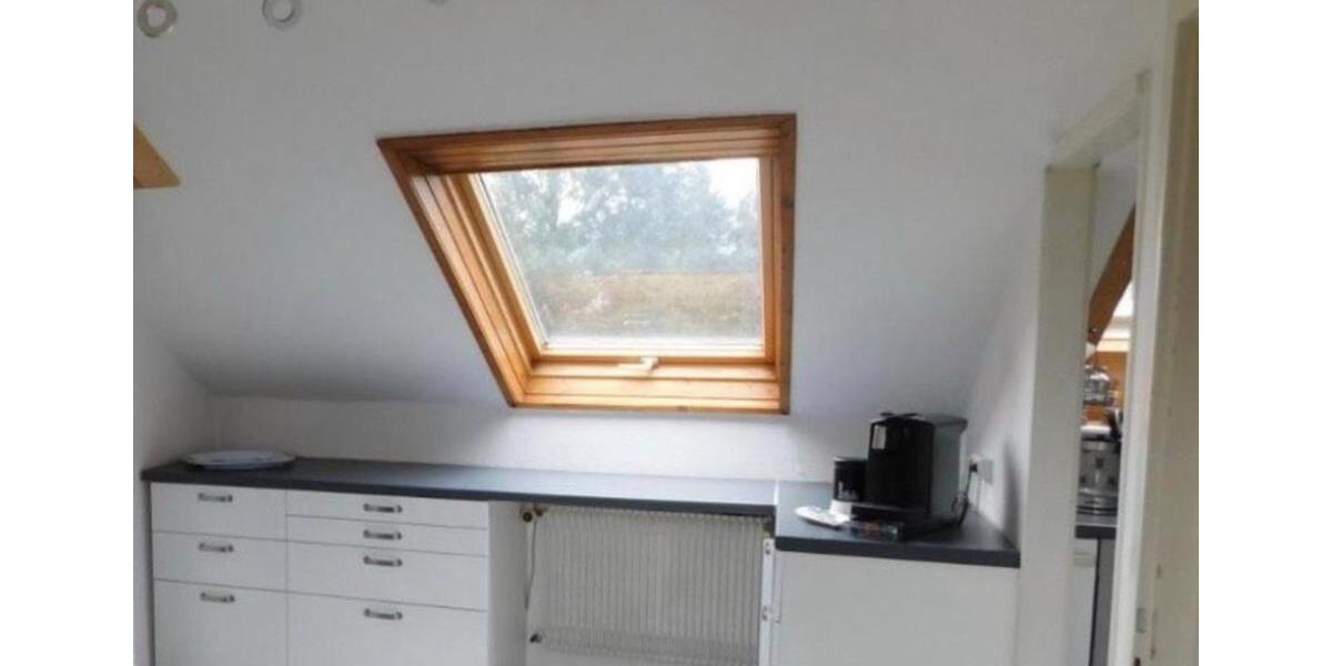 3-Zimmer-DG-Wohnung mit EBK – Möbliert 3 zimmer