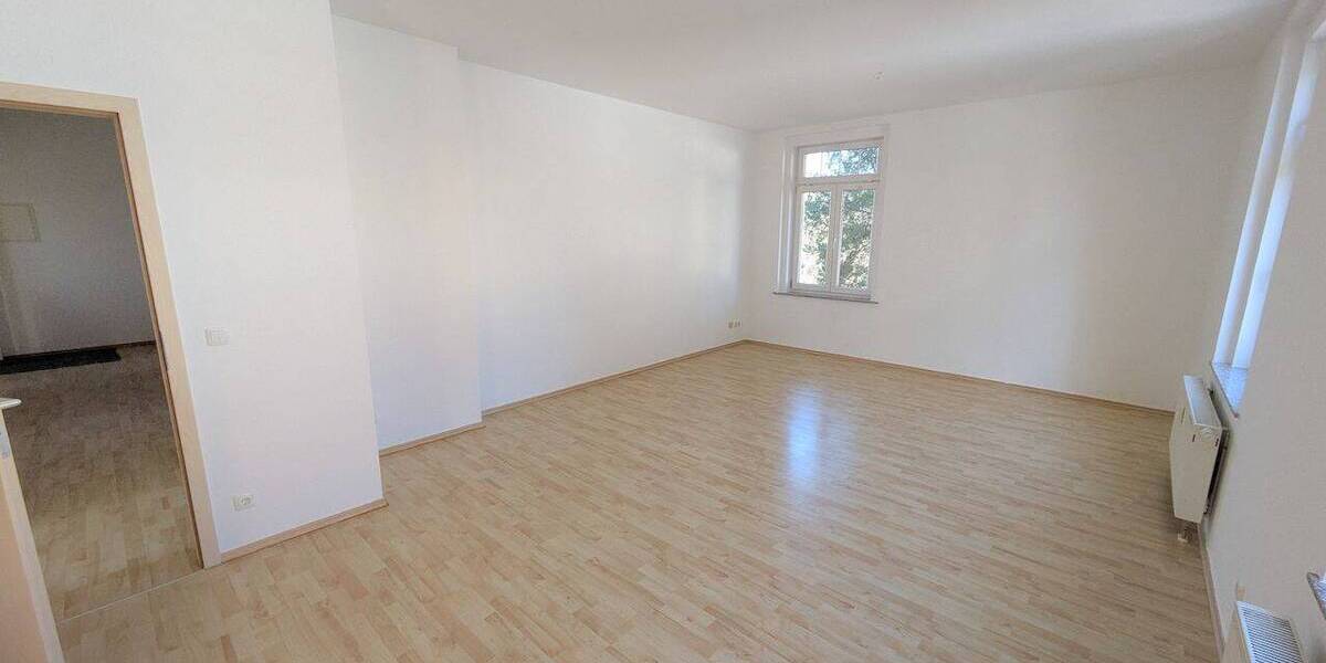 Etagenwohnung Zwickau Pölbitz - 3 Zimmer, 93 m&sup2;, 560&euro; | Angebot:26758903