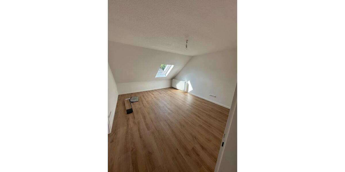 Dachgeschoßwohnung Bad Oeynhausen Dehme - 3 Zimmer, 55 m&sup2;, 450&euro; | Angebot:26591580