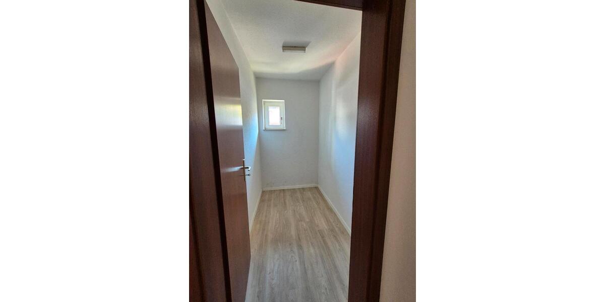 Dachgeschoßwohnung Brigachtal - 3.5 Zimmer, 87 m&sup2;, 880&euro; | Angebot:26336077