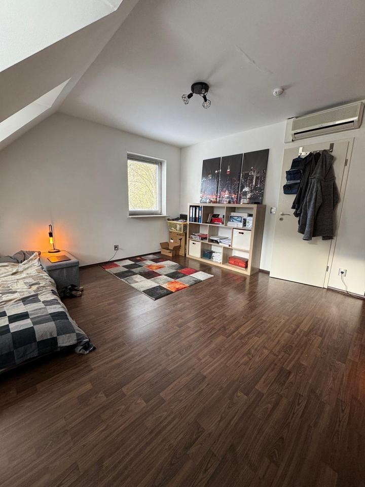 Freies WG-Zimmer in 3er Männer-WG