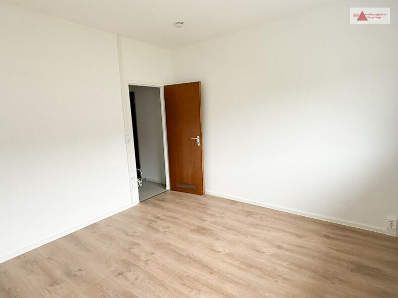 Etagenwohnung Geyer - 3 Zimmer, 55 m&sup2;, 265&euro; | Angebot:26247903