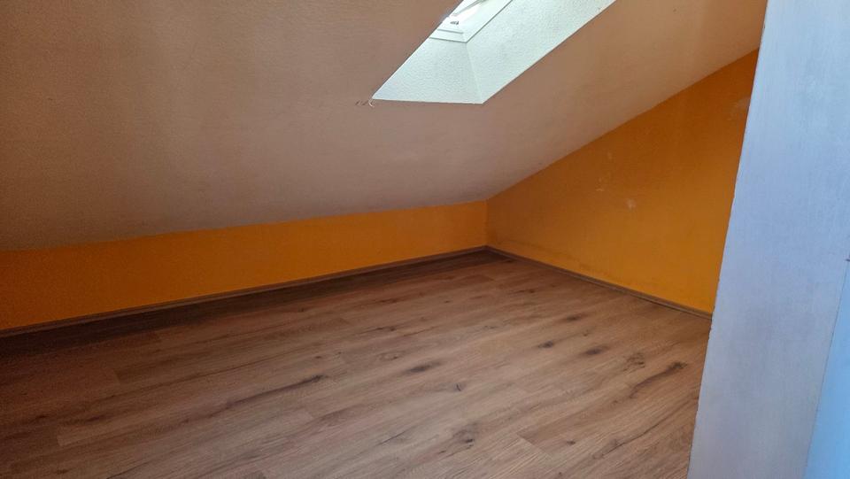 Dachgeschoßwohnung Hankensbüttel - 3.5 Zimmer, 77 m&sup2;, 500&euro; | Angebot:25874550