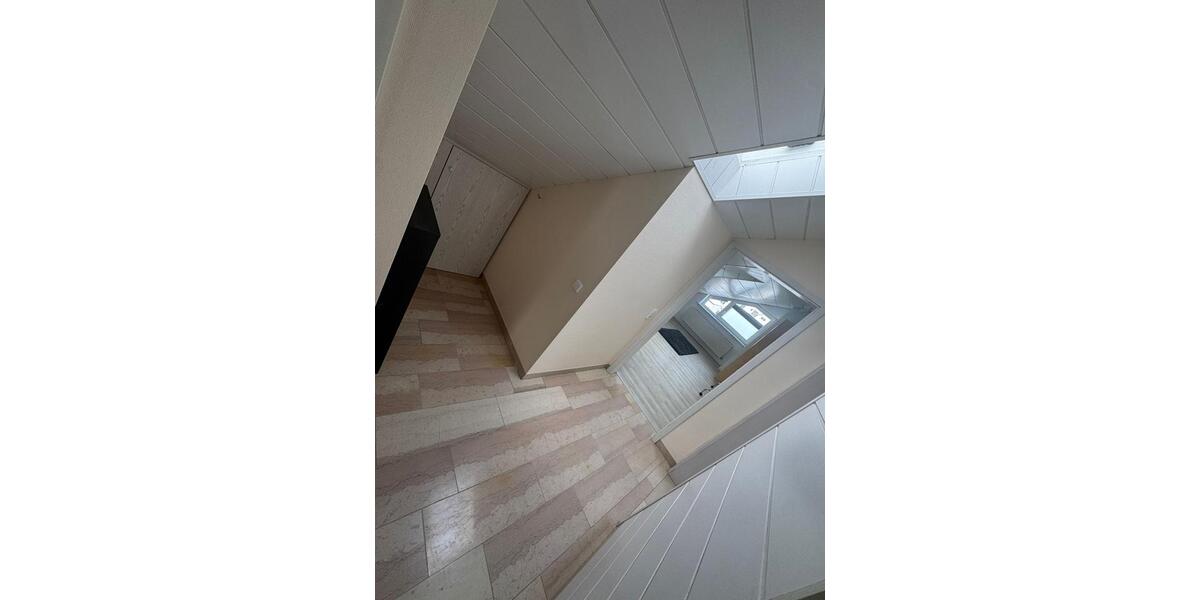 Dachgeschoßwohnung Hanau Groß-Steinheim - 3 Zimmer, 70 m&sup2;, 950&euro; | Angebot:25956833