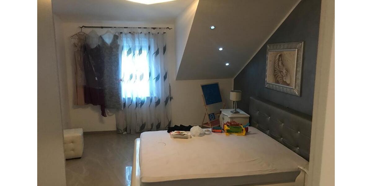 Dachgeschoßwohnung Ludwigshafen am Rhein Ludwigshafen-Hemshof - 3 Zimmer, 95 m&sup2;, 1.150&euro; | Angebot:24618344