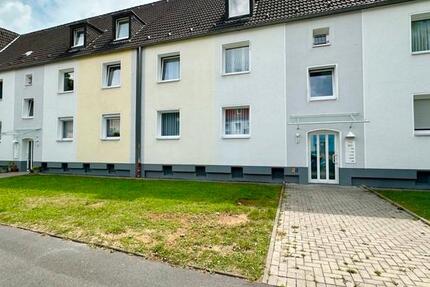 Sofort einziehen! In eine vollständig renovierte Wohnung mit modernem Bad!