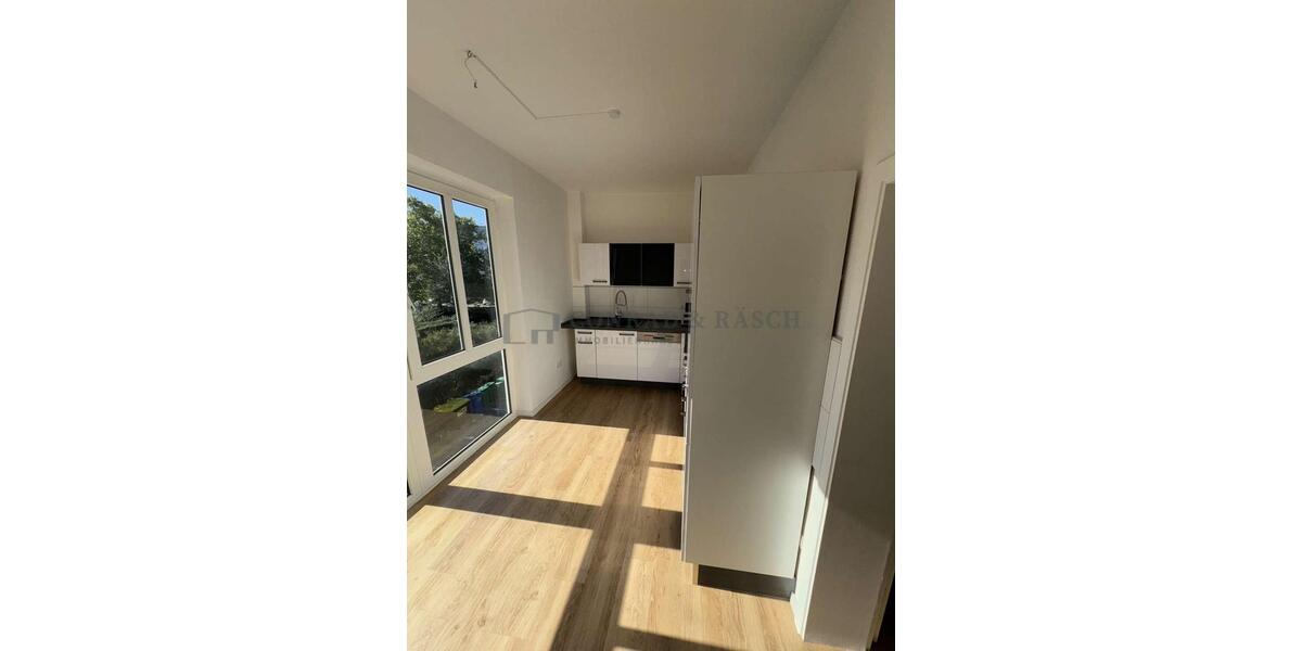 Geräumige 3-12-Zimmer-Wohnung mit Stellplatz – Ihr neues Zuhause wartet 4 zimmer